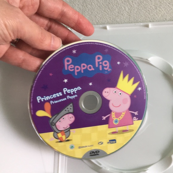 "Princess Peppa/Princesse Peppa" DVD - Picture 7 of 9